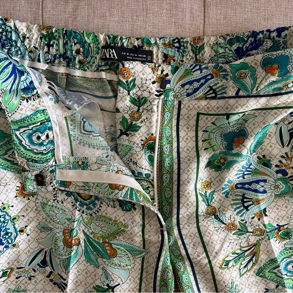 Zara Paisley Cropped Pants Size Medium - Picture 3 of 6